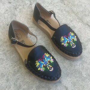 Hurache's Marisol MexWest Women's Black Embroiderd Floral Ankle Sandals Size 9